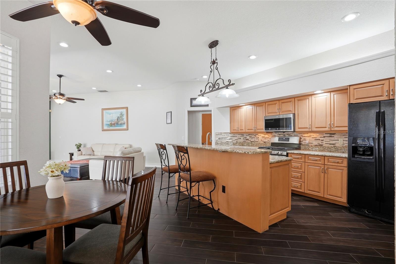 10555 SHADY OAK LN, SEMINOLE, FL, 33777
