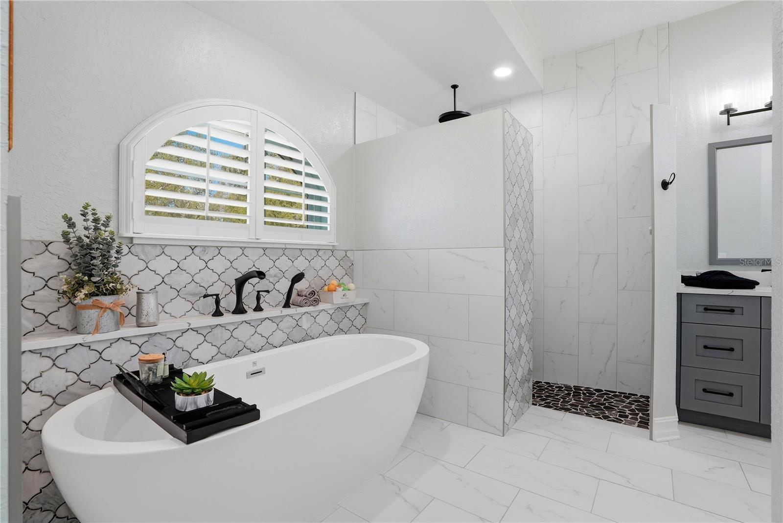 10555 SHADY OAK LN, SEMINOLE, FL, 33777