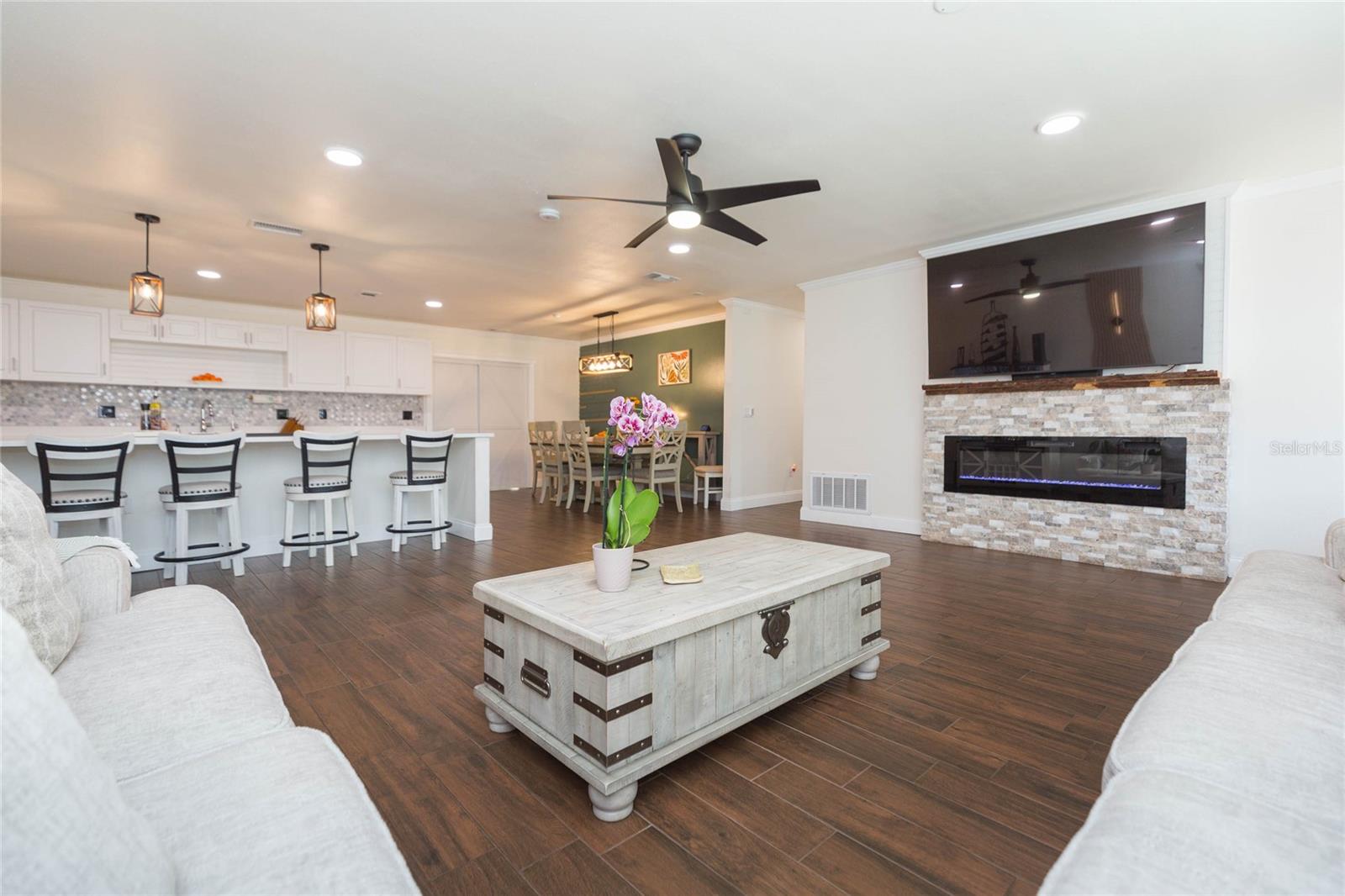 7251 OLD PASCO RD, WESLEY CHAPEL, FL, 33544