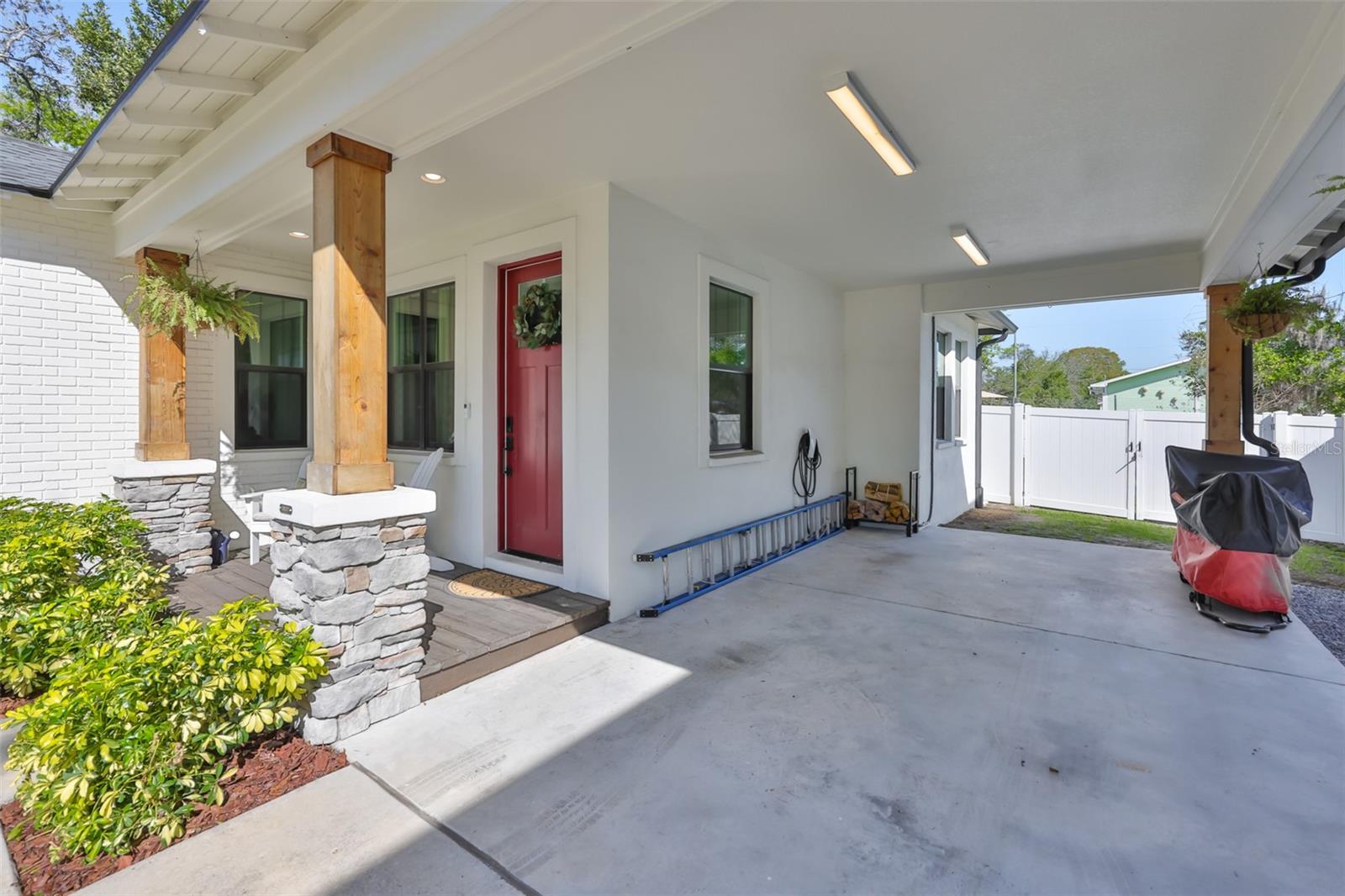 1806 E CARACAS ST, TAMPA, FL, 33610