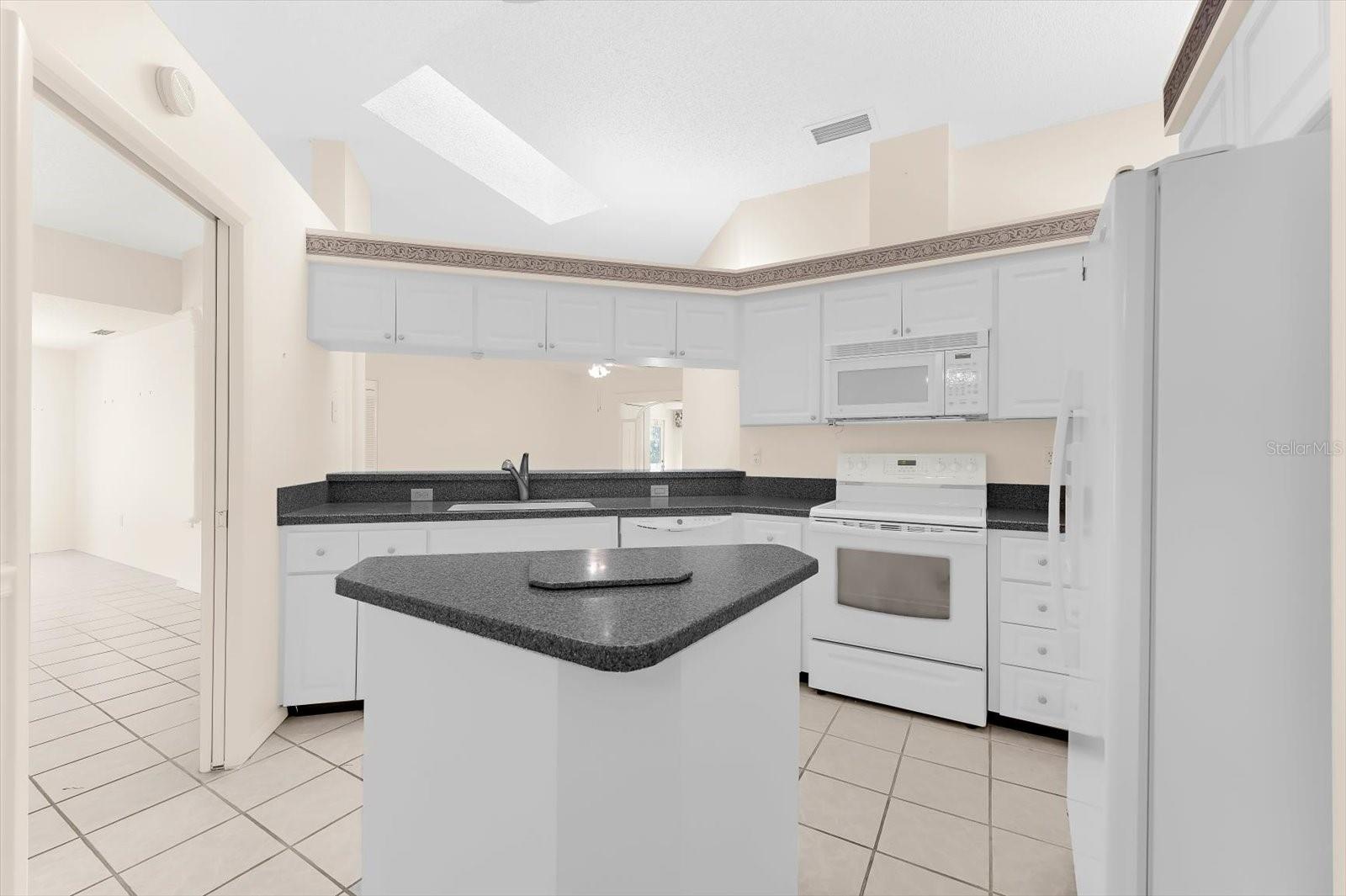 5608 GARDEN LAKES DR, BRADENTON, FL, 34203