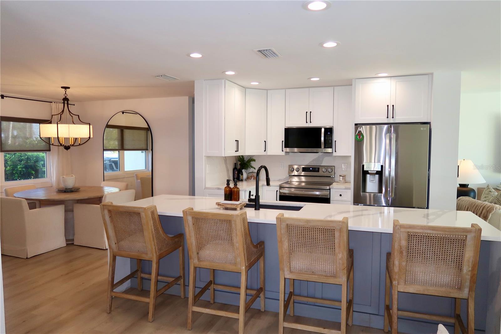 9484 TREASURE LN NE, ST PETERSBURG, FL, 33702