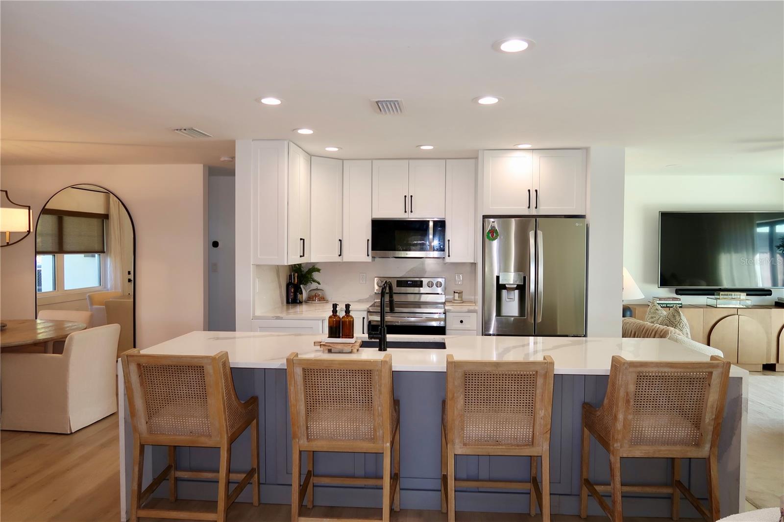 9484 TREASURE LN NE, ST PETERSBURG, FL, 33702