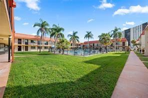 10365 PARADISE BLVD #10, TREASURE ISLAND, FL, 33706