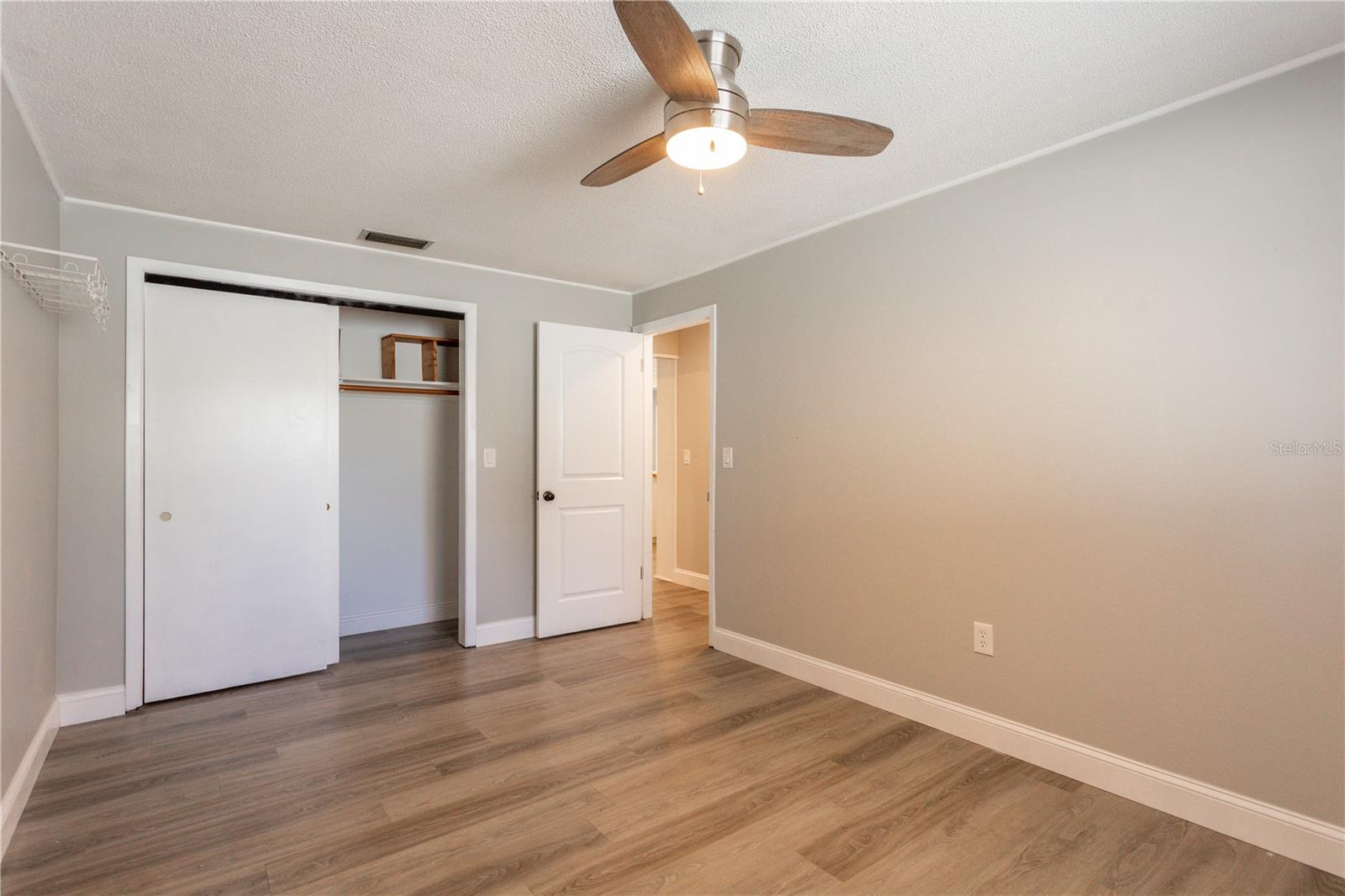2021 VALLEY DR, DUNEDIN, FL, 34698