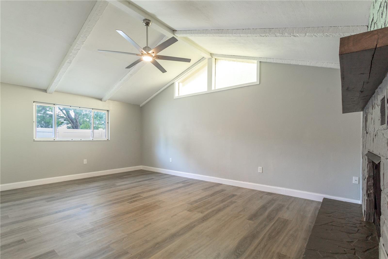 2021 VALLEY DR, DUNEDIN, FL, 34698