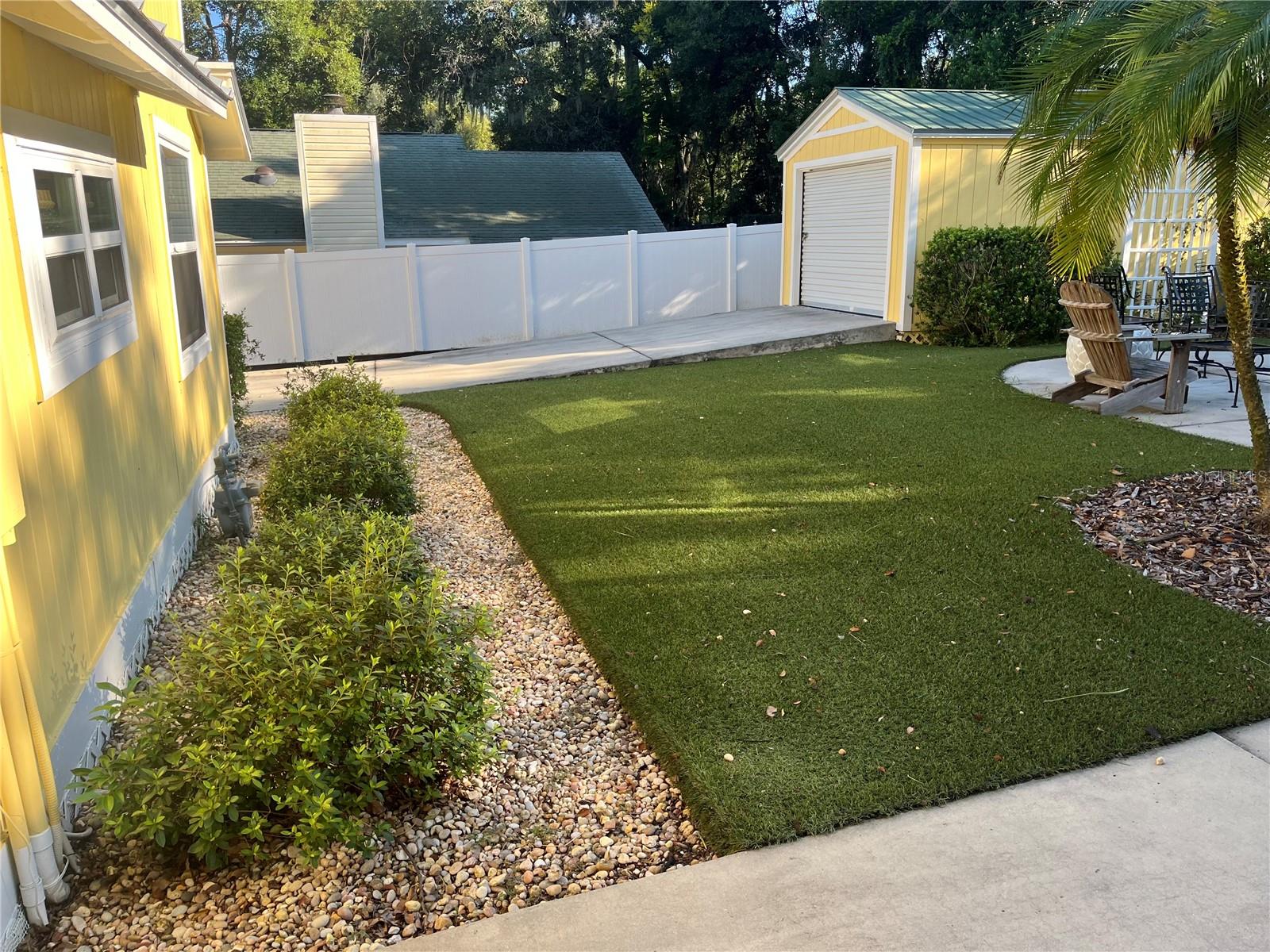 810 N TREMAIN ST, MOUNT DORA, FL, 32757