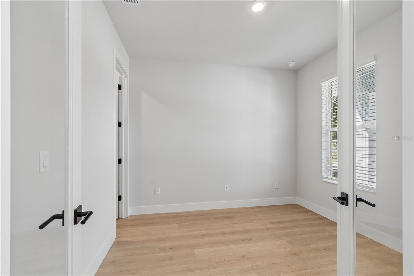 2916 W ELLIS DR, TAMPA, FL, 33611