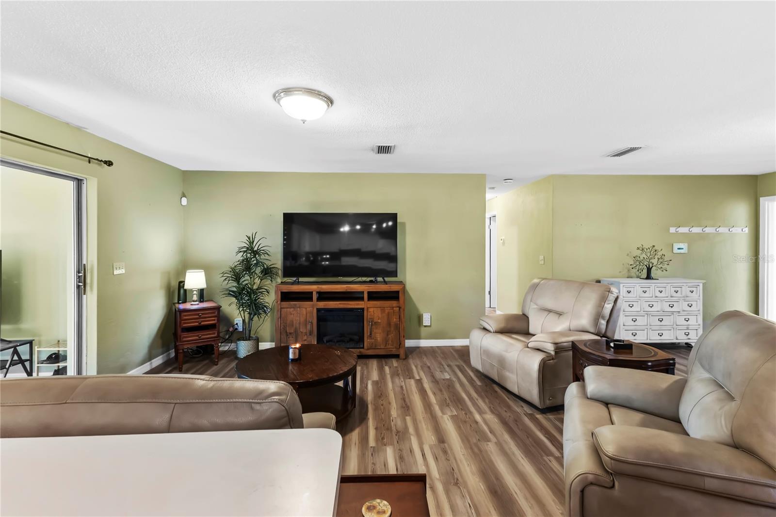 2005 BAYVIEW DR, NEW SMYRNA BEACH, FL, 32168