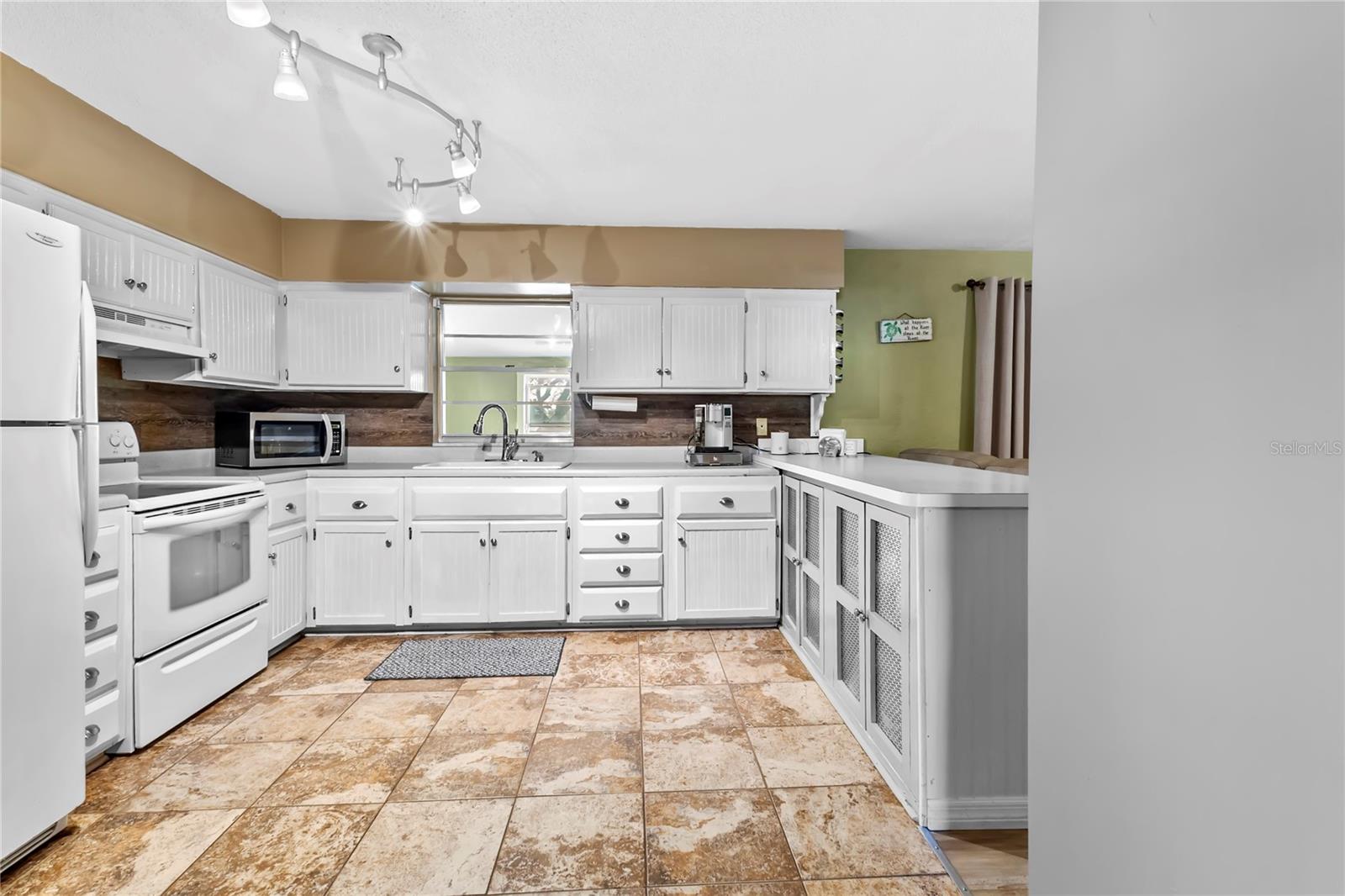 2005 BAYVIEW DR, NEW SMYRNA BEACH, FL, 32168