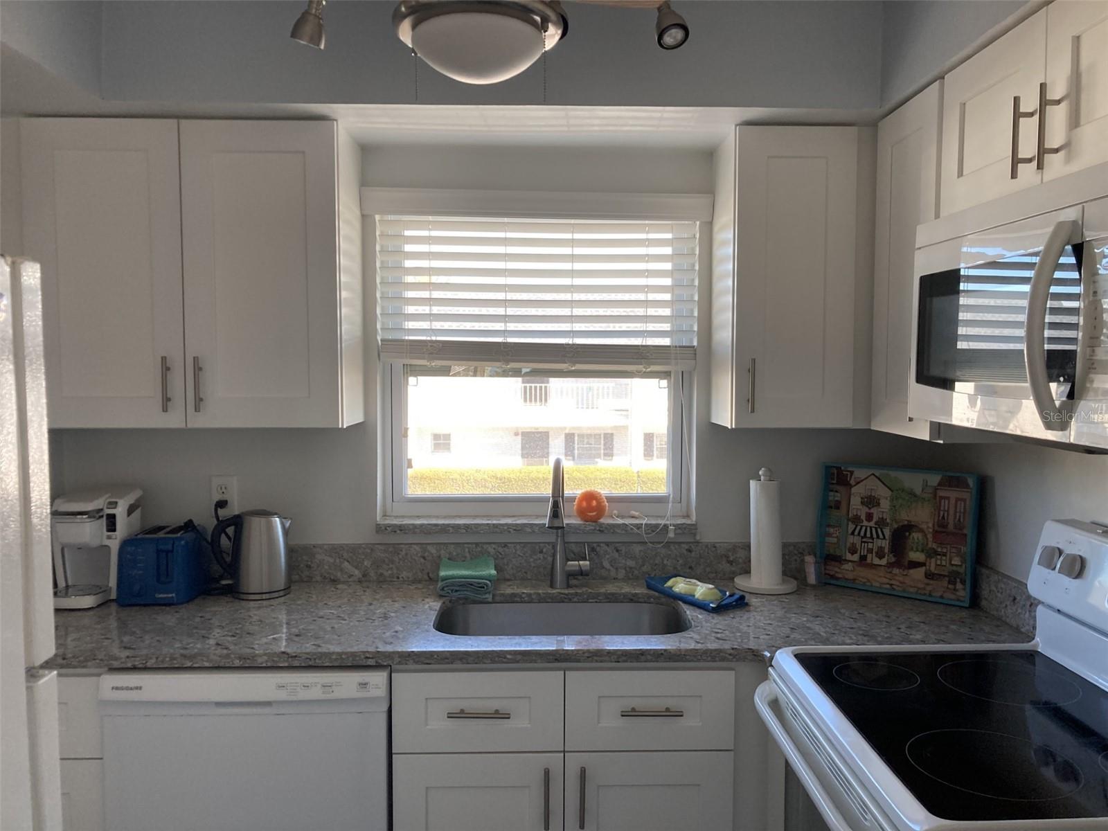 304 47TH AVENUE DR W #307, BRADENTON, FL, 34207
