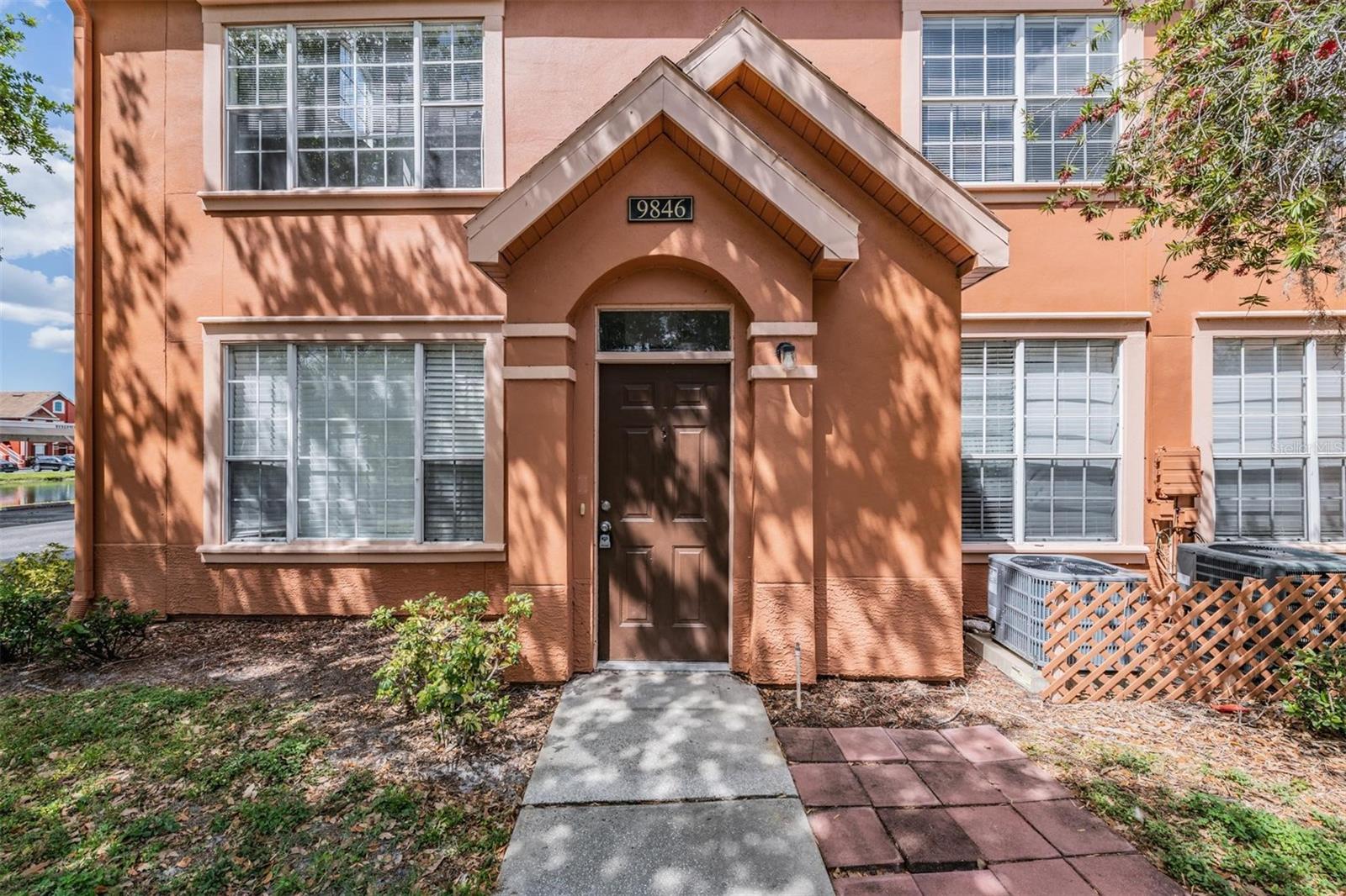 9846 LAKE CHASE ISLAND WAY, TAMPA, FL, 33626