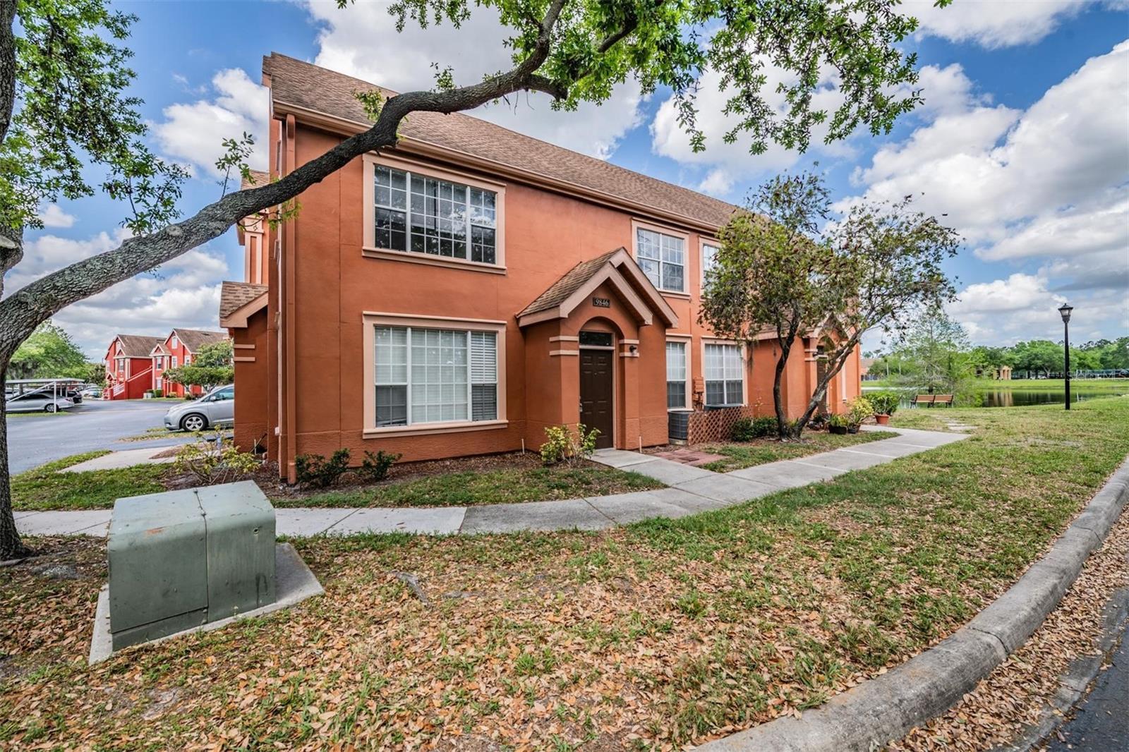 9846 LAKE CHASE ISLAND WAY, TAMPA, FL, 33626