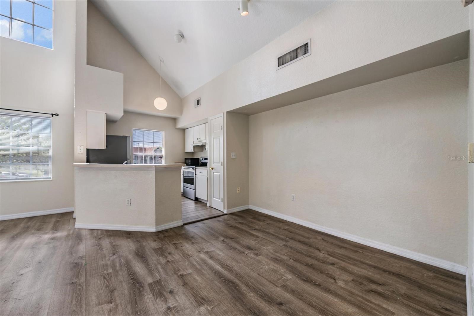 9846 LAKE CHASE ISLAND WAY, TAMPA, FL, 33626