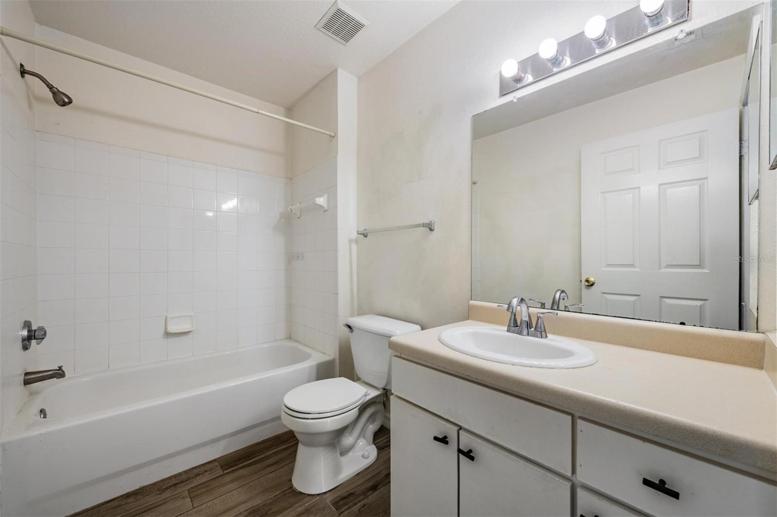 9846 LAKE CHASE ISLAND WAY, TAMPA, FL, 33626