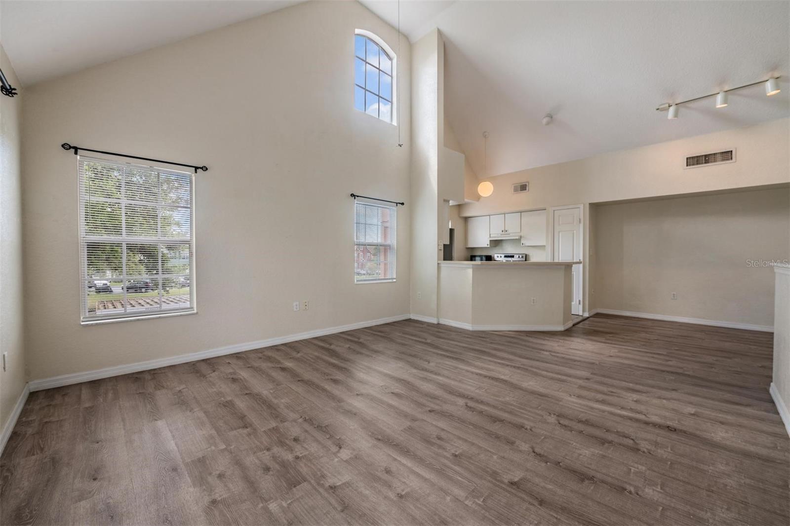 9846 LAKE CHASE ISLAND WAY, TAMPA, FL, 33626