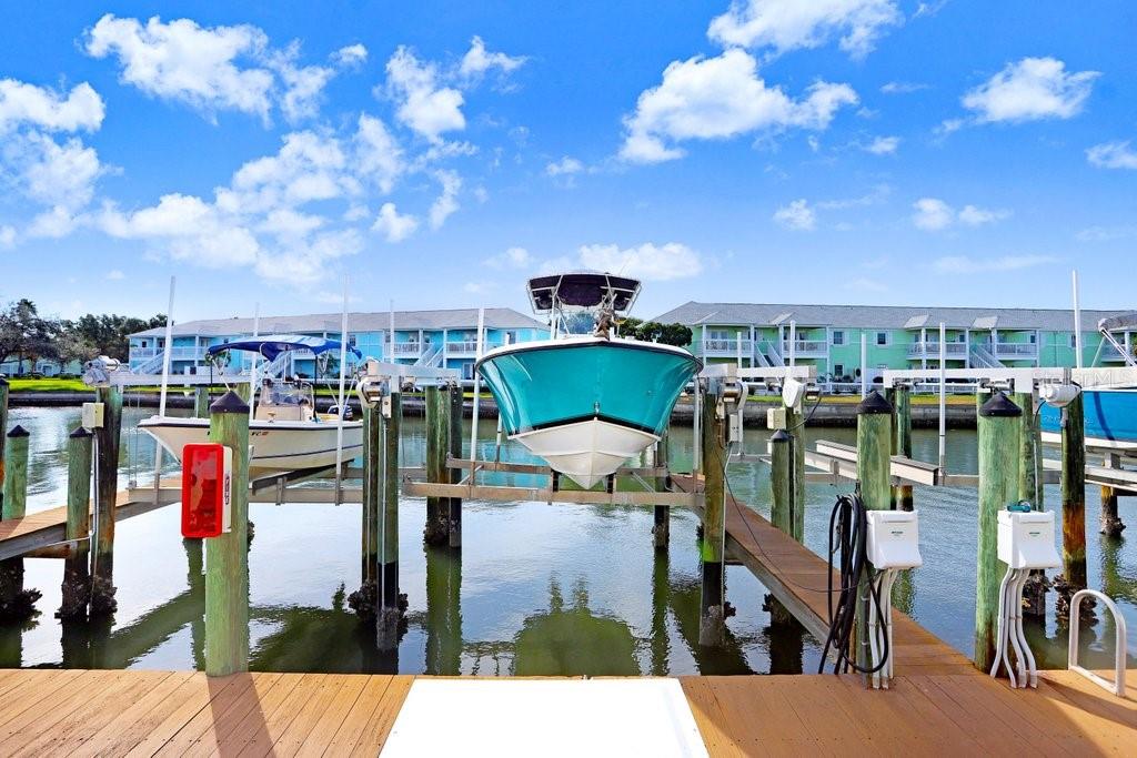 5012 STARFISH DR SE #B, ST PETERSBURG, FL, 33705