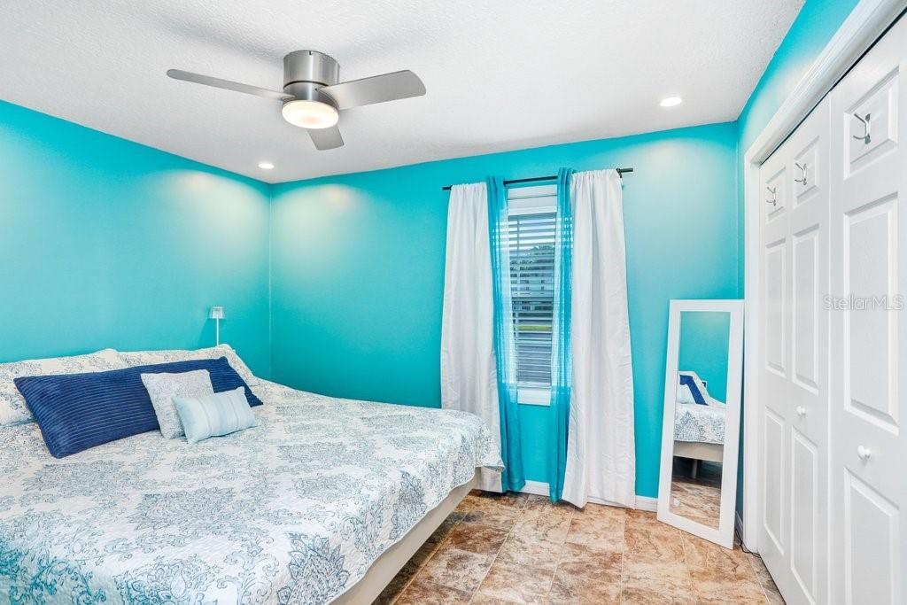 5012 STARFISH DR SE #B, ST PETERSBURG, FL, 33705