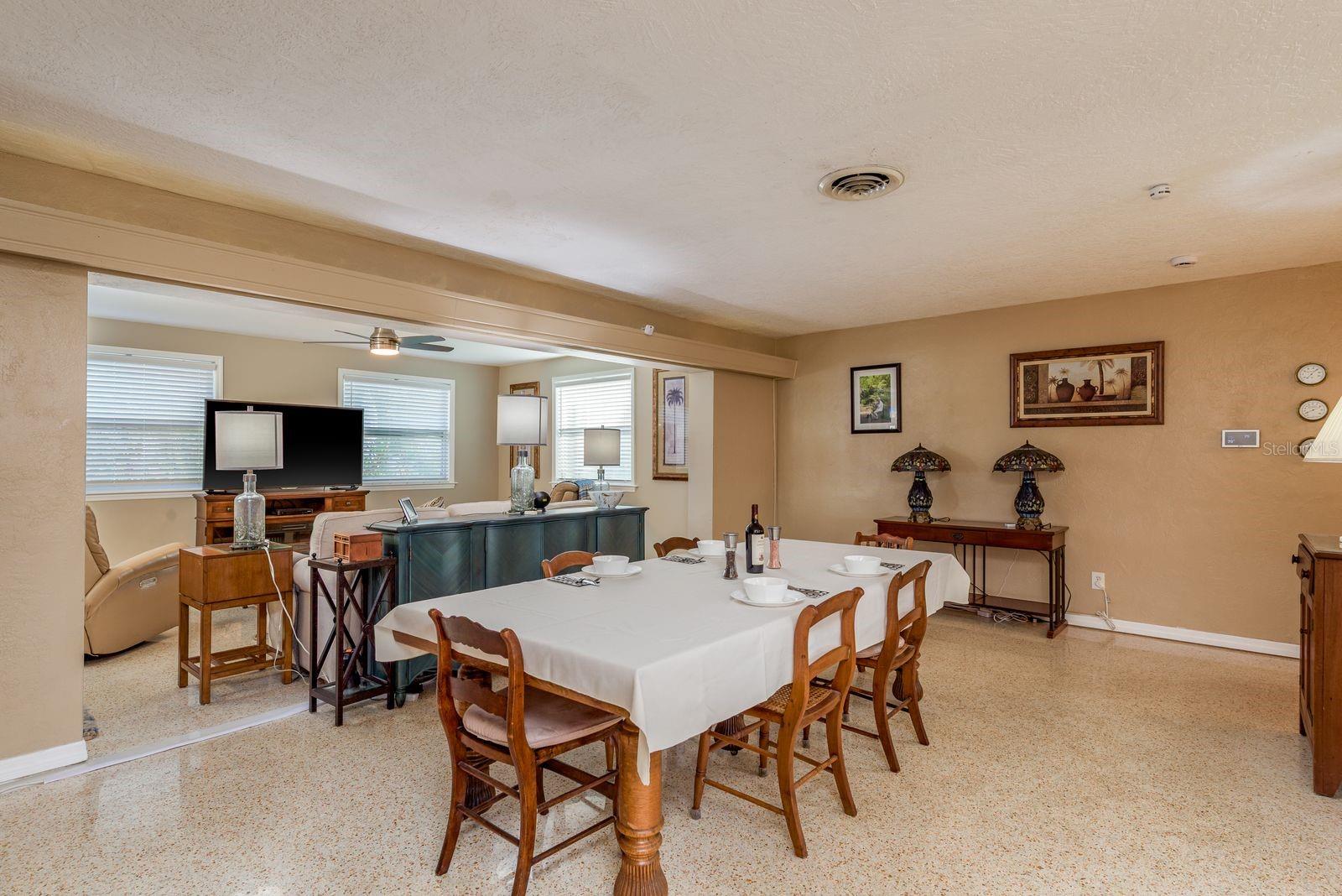 6377 13TH AVE N, ST PETERSBURG, FL, 33710