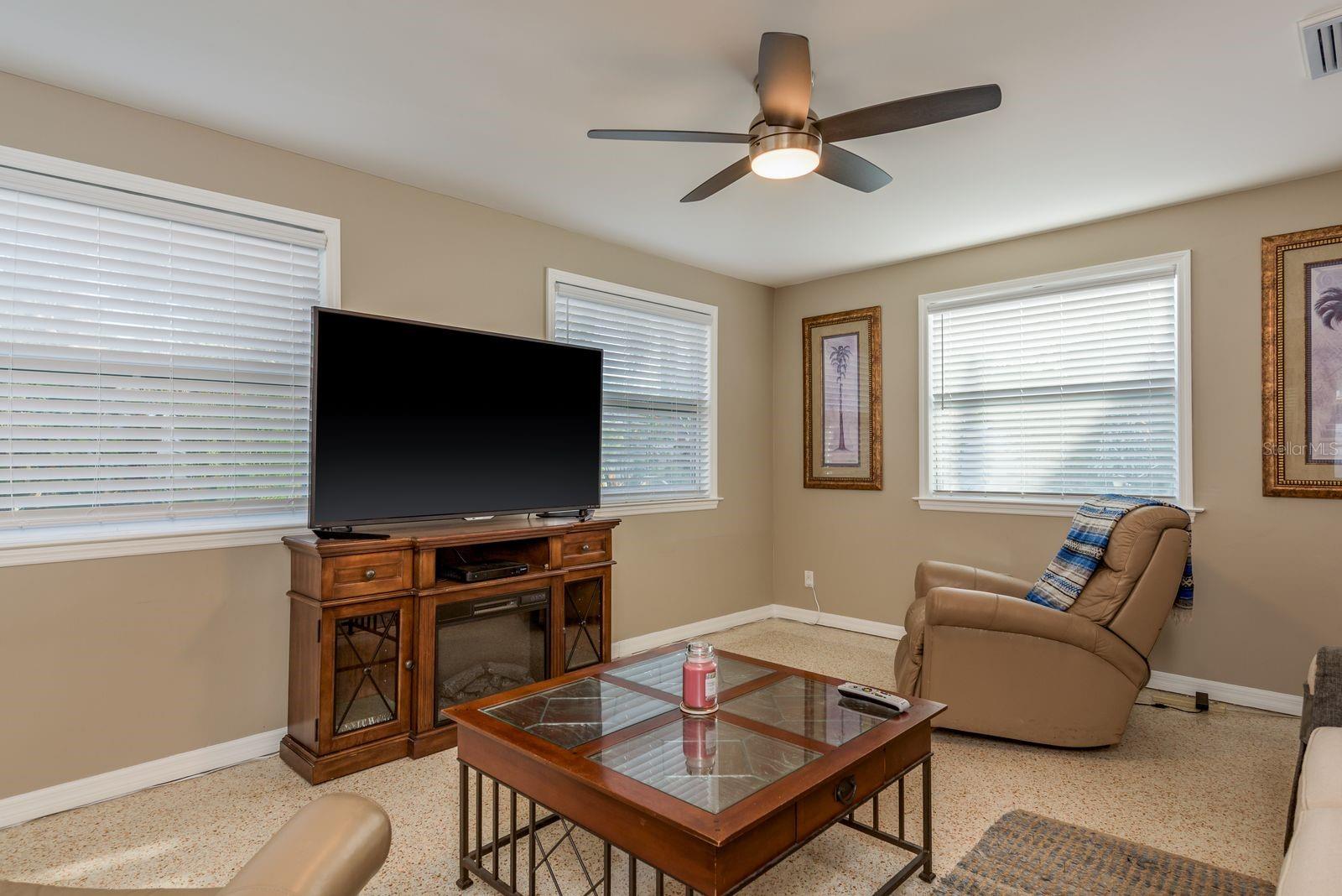 6377 13TH AVE N, ST PETERSBURG, FL, 33710