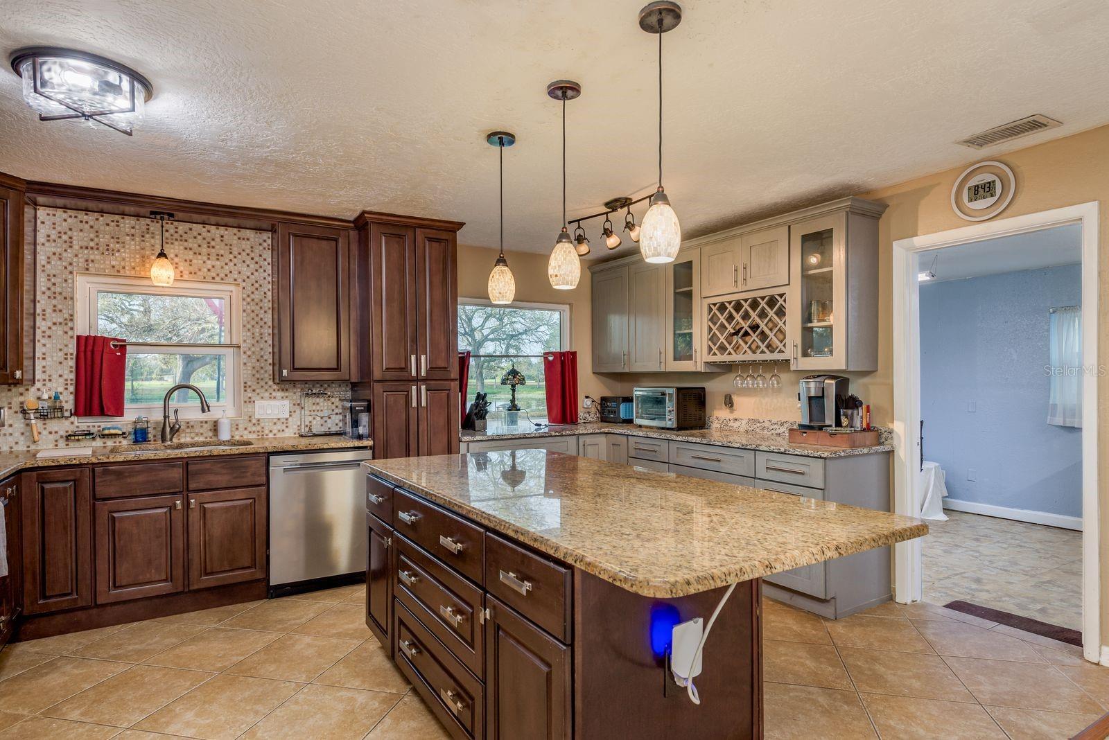 6377 13TH AVE N, ST PETERSBURG, FL, 33710