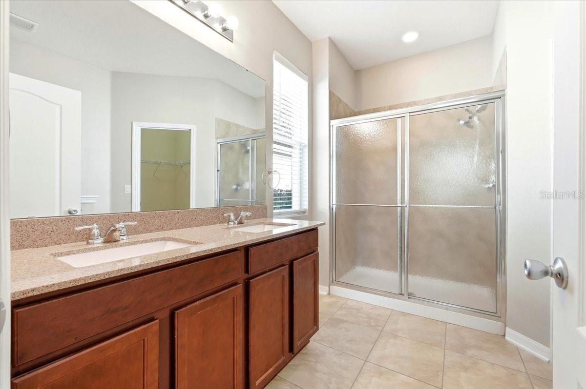 215 LAKESHORE DR, DAVENPORT, FL, 33837