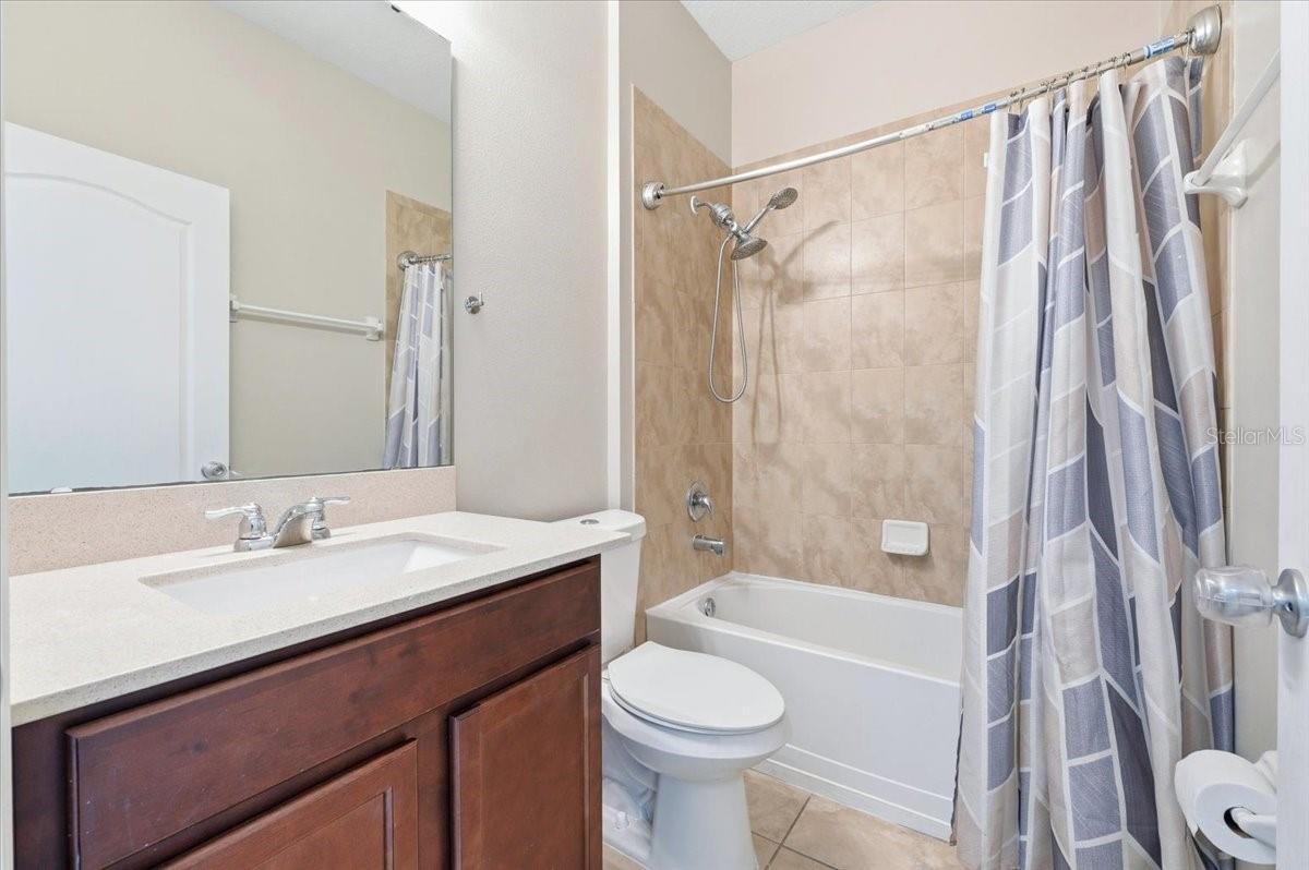 215 LAKESHORE DR, DAVENPORT, FL, 33837