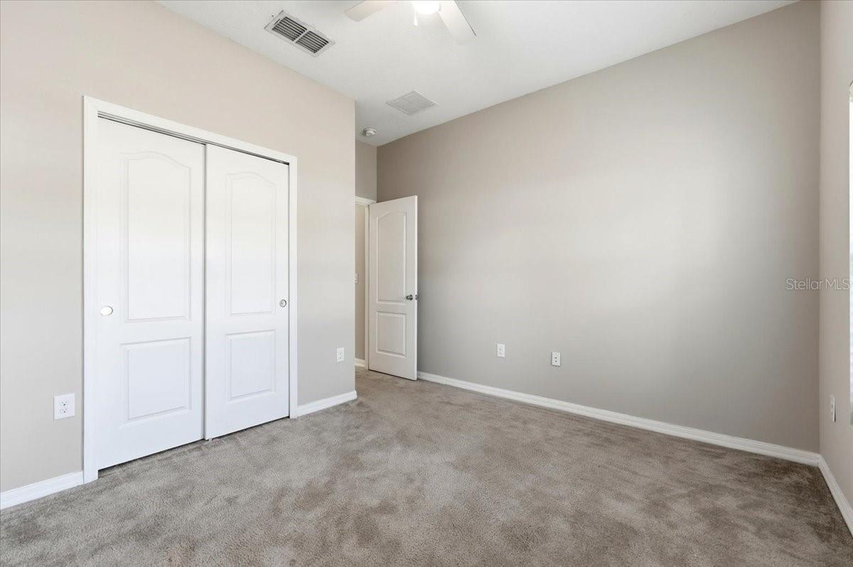 215 LAKESHORE DR, DAVENPORT, FL, 33837