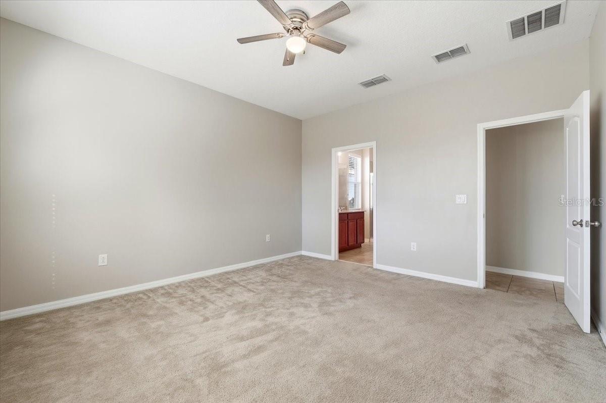 215 LAKESHORE DR, DAVENPORT, FL, 33837