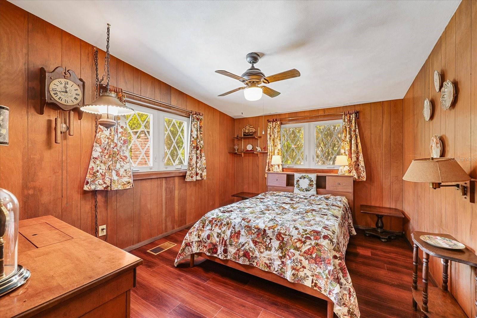 1488 LACONIA DR E, CLEARWATER, FL, 33764