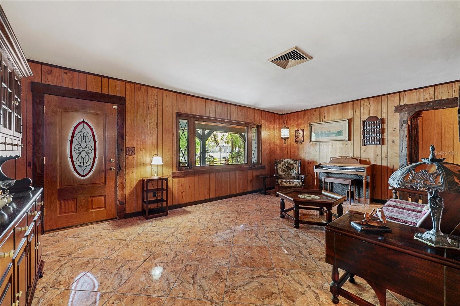 1488 LACONIA DR E, CLEARWATER, FL, 33764
