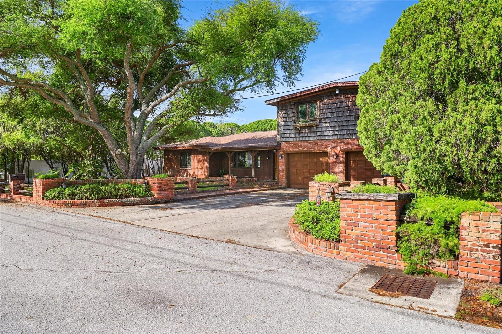 1488 LACONIA DR E, CLEARWATER, FL, 33764