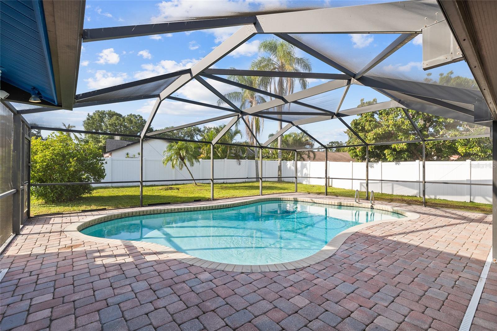 6713 LEEWARD ISLE WAY, TAMPA, FL, 33615