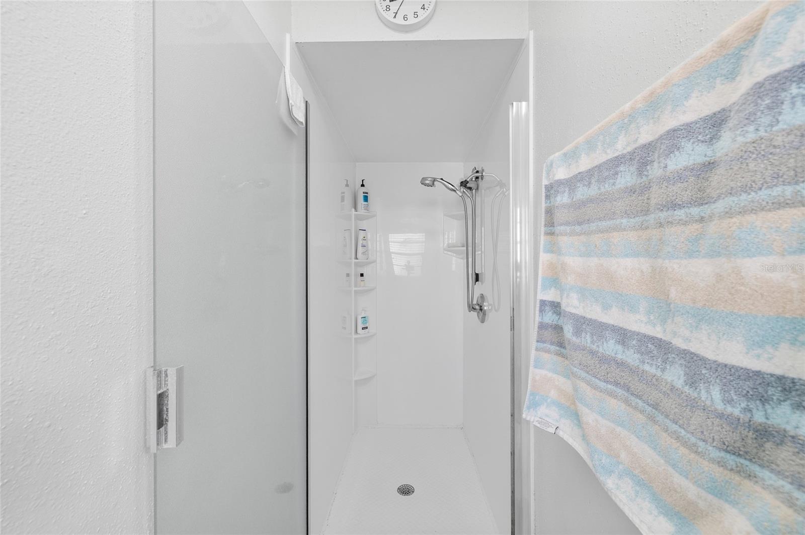 6713 LEEWARD ISLE WAY, TAMPA, FL, 33615