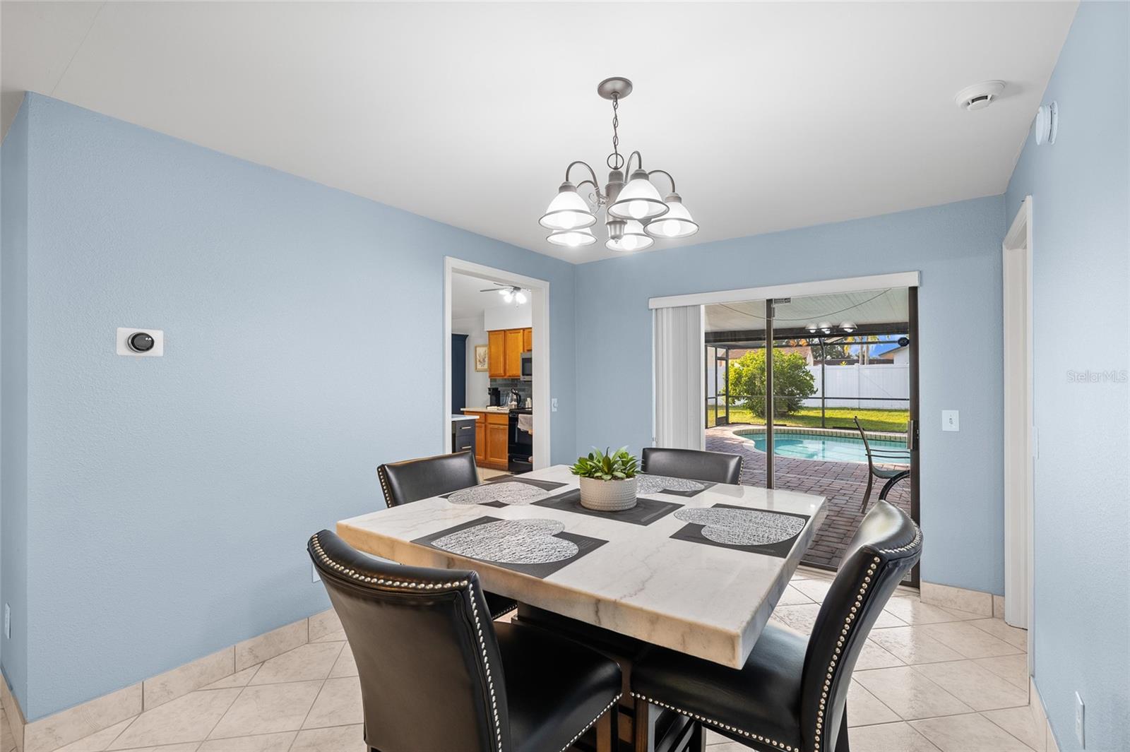 6713 LEEWARD ISLE WAY, TAMPA, FL, 33615