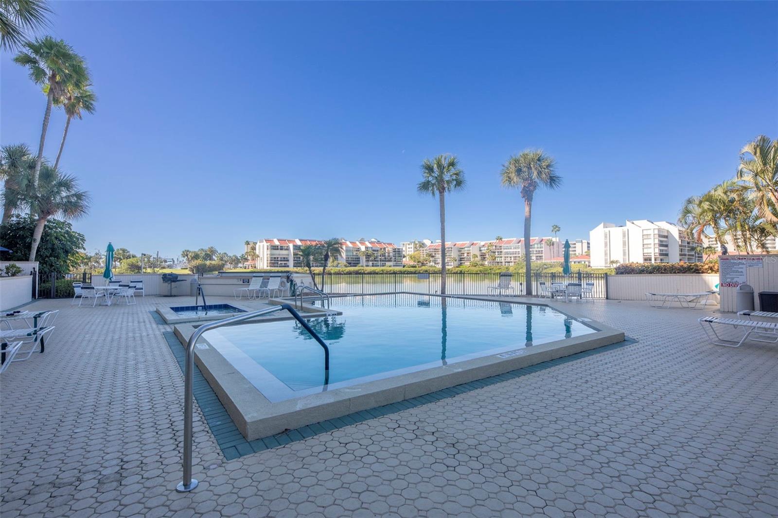 7400 SUN ISLAND DR S #105, SOUTH PASADENA, FL, 33707