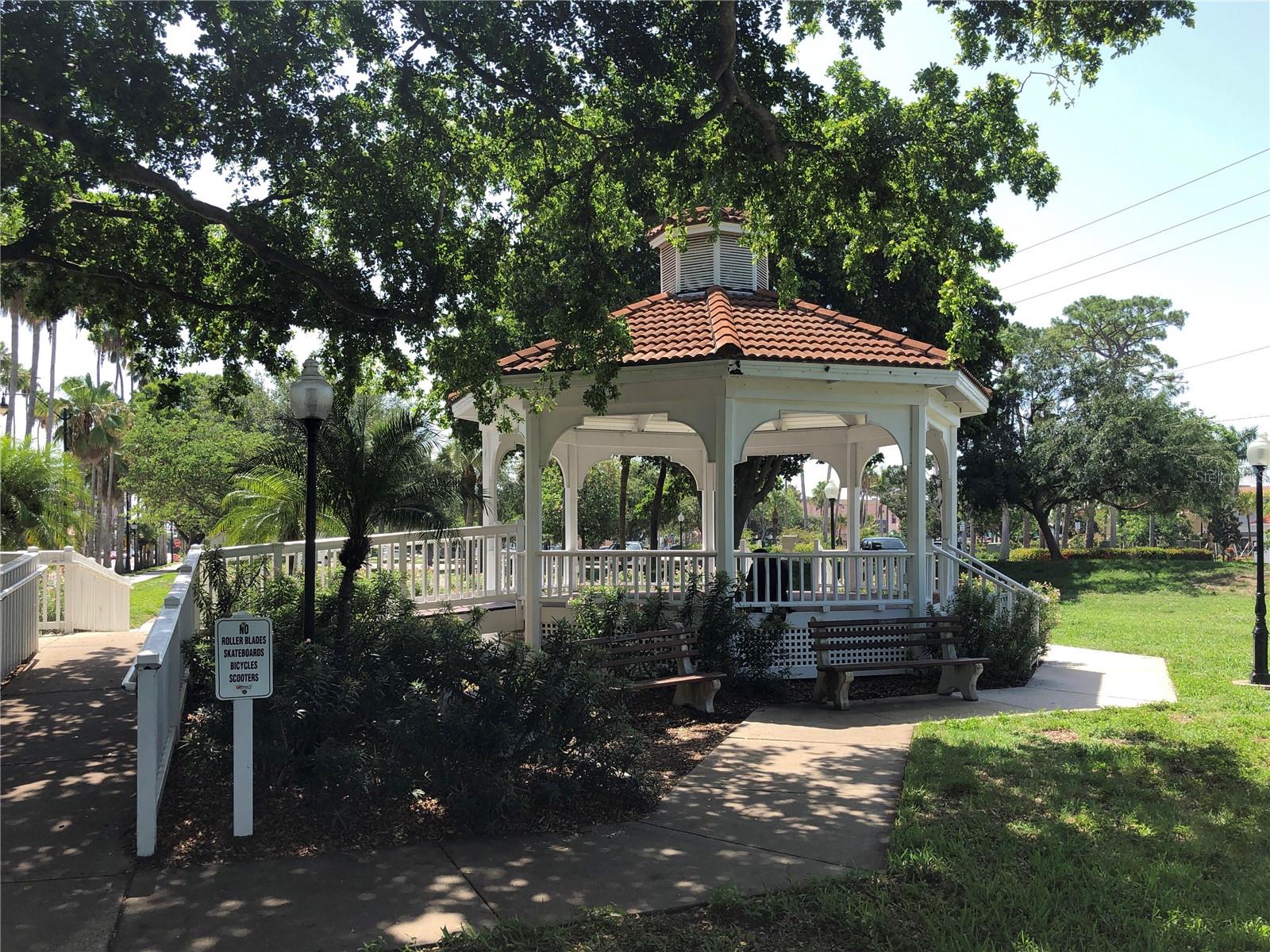 16 GULF MANOR DR, VENICE, FL, 34285
