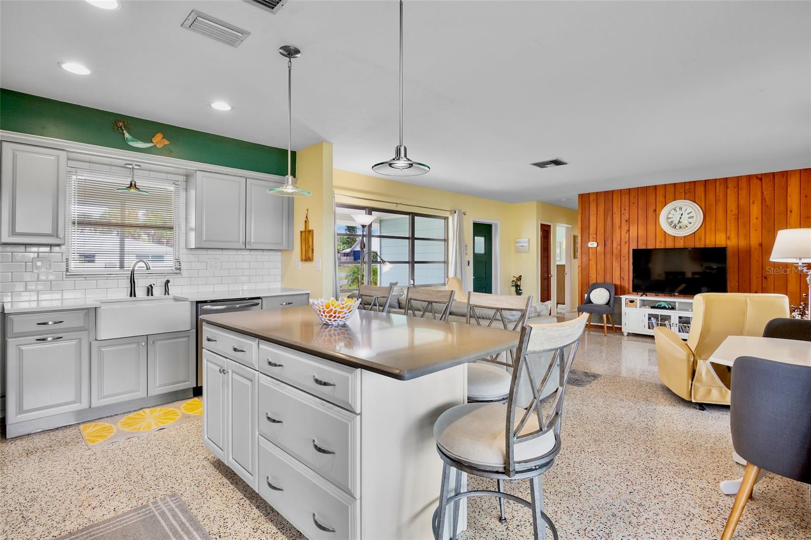 223 ROBERTS RD, NOKOMIS, FL, 34275