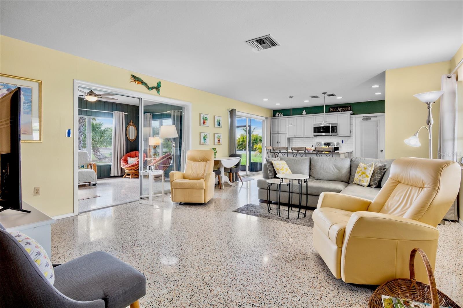 223 ROBERTS RD, NOKOMIS, FL, 34275