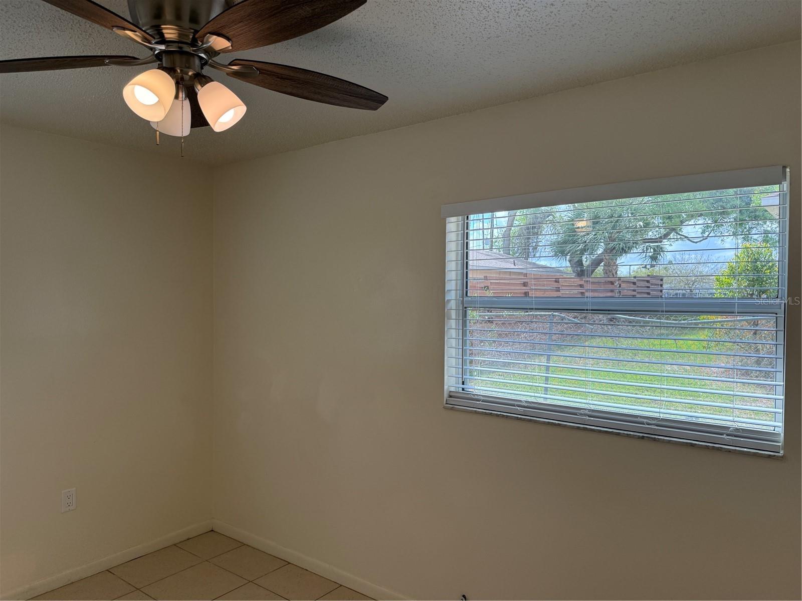 824 S LONE OAK DR #b, LEESBURG, FL, 34748