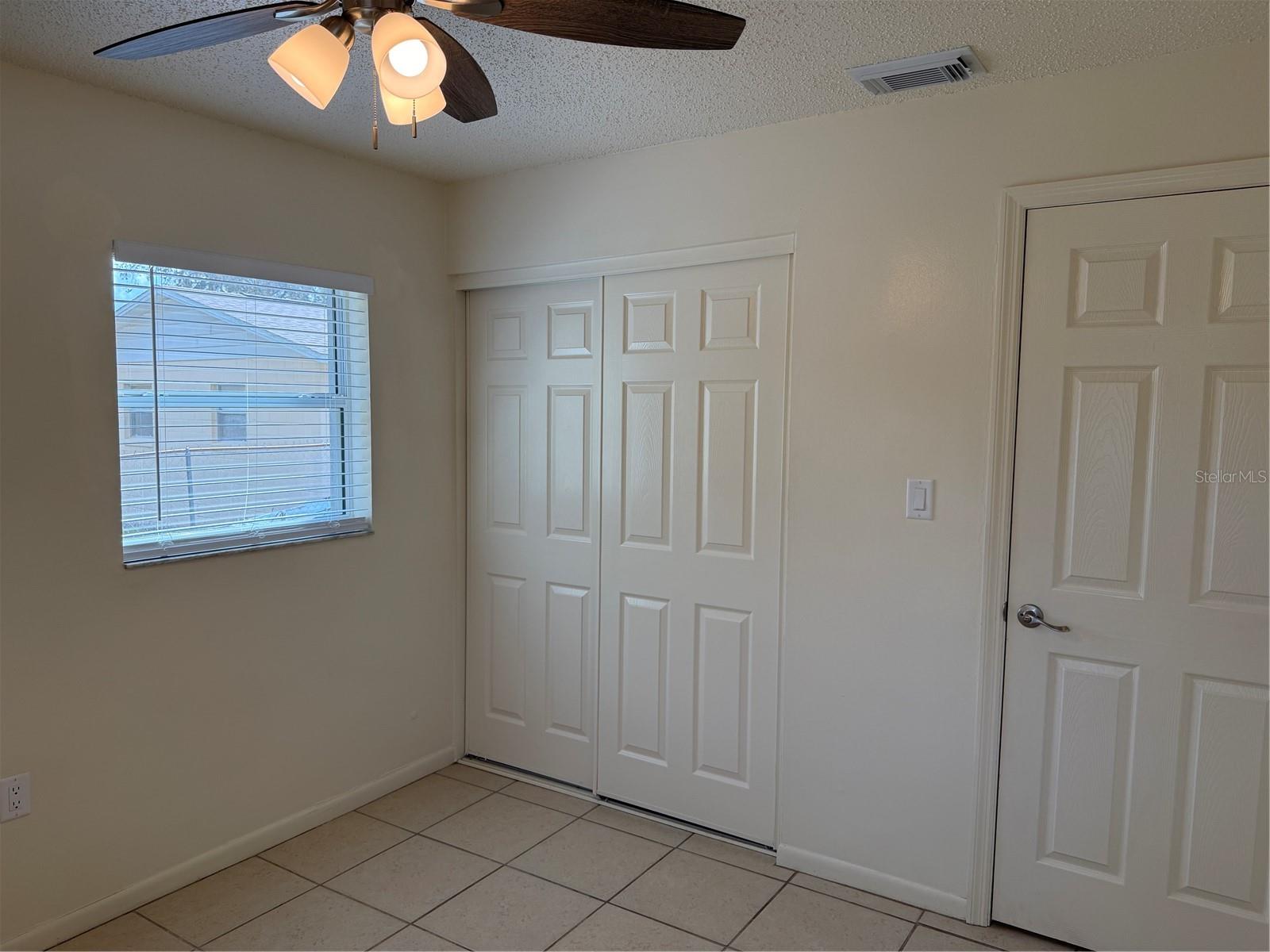 824 S LONE OAK DR #b, LEESBURG, FL, 34748