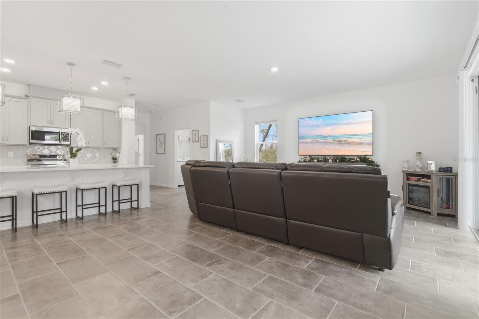 1088 HAPPY FOREST LOOP, DELAND, FL, 32720