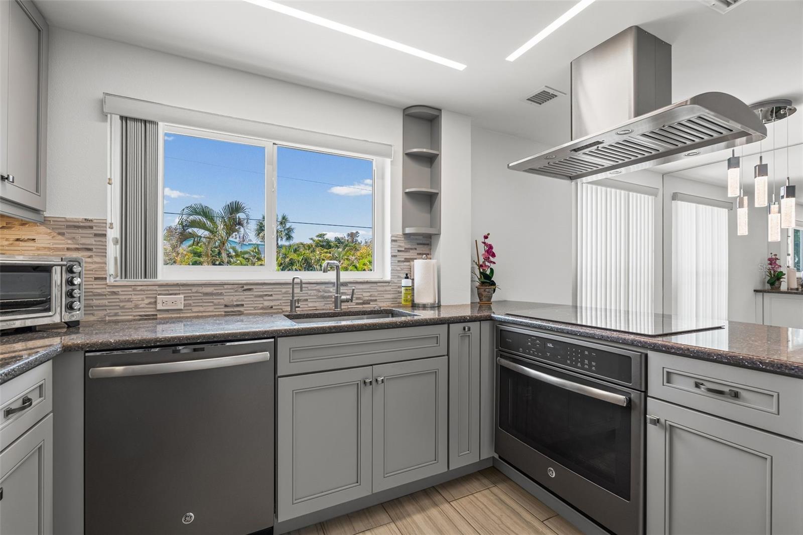 3701 5TH AVE #1, HOLMES BEACH, FL, 34217