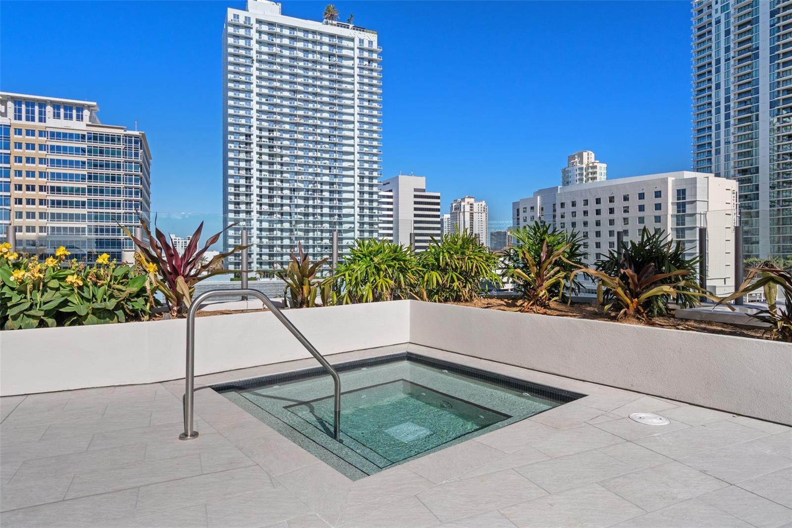 275 1ST AVE S #1001, ST PETERSBURG, FL, 33701