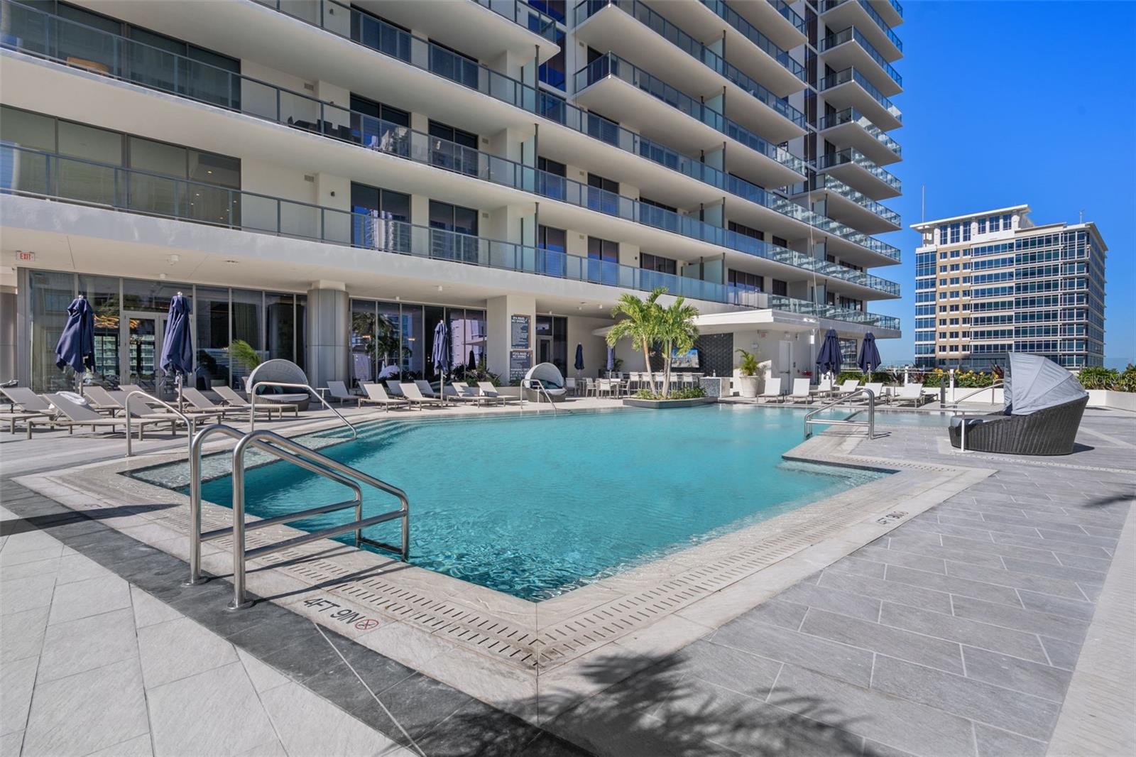 275 1ST AVE S #1001, ST PETERSBURG, FL, 33701