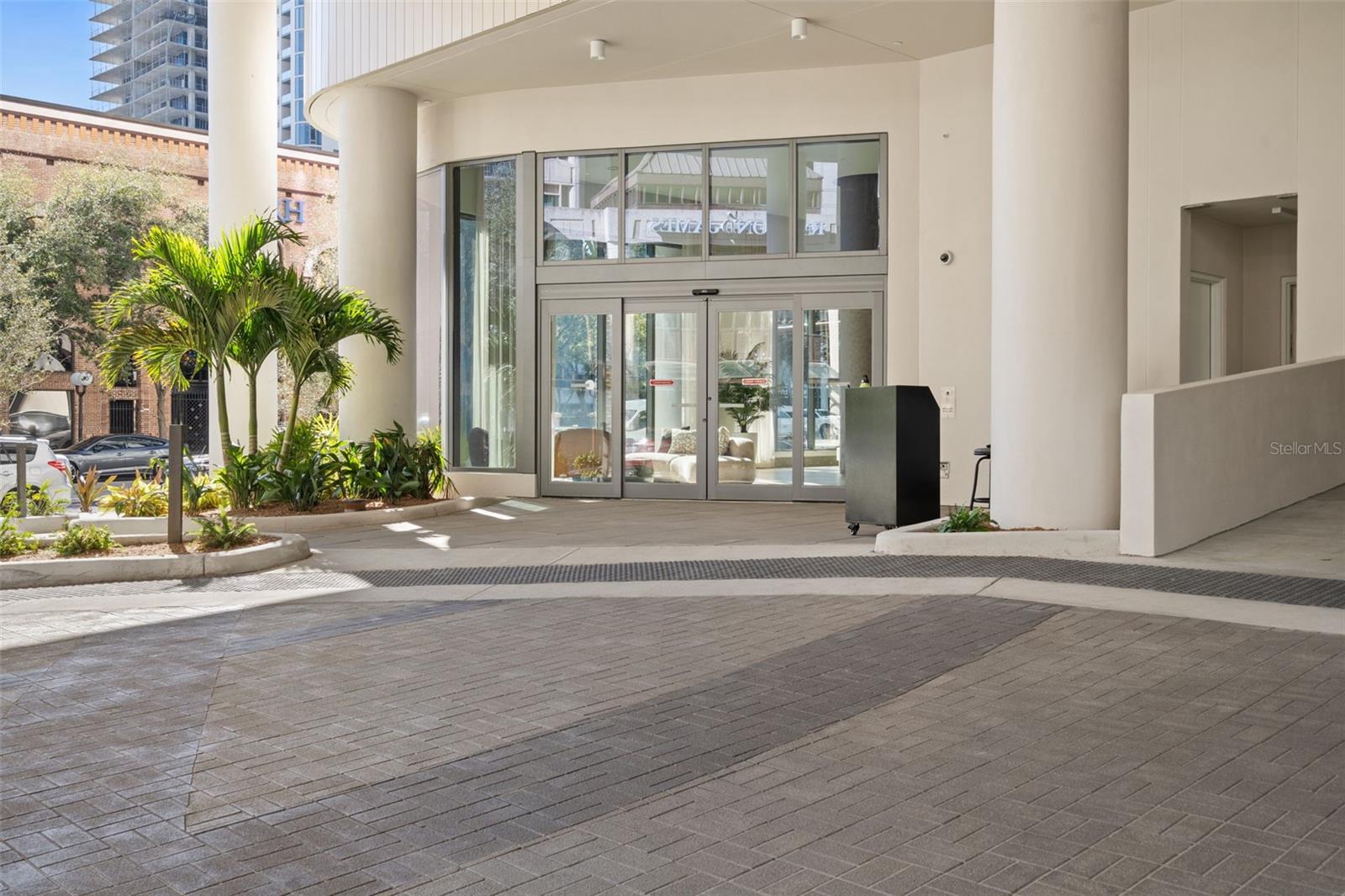 275 1ST AVE S #1001, ST PETERSBURG, FL, 33701