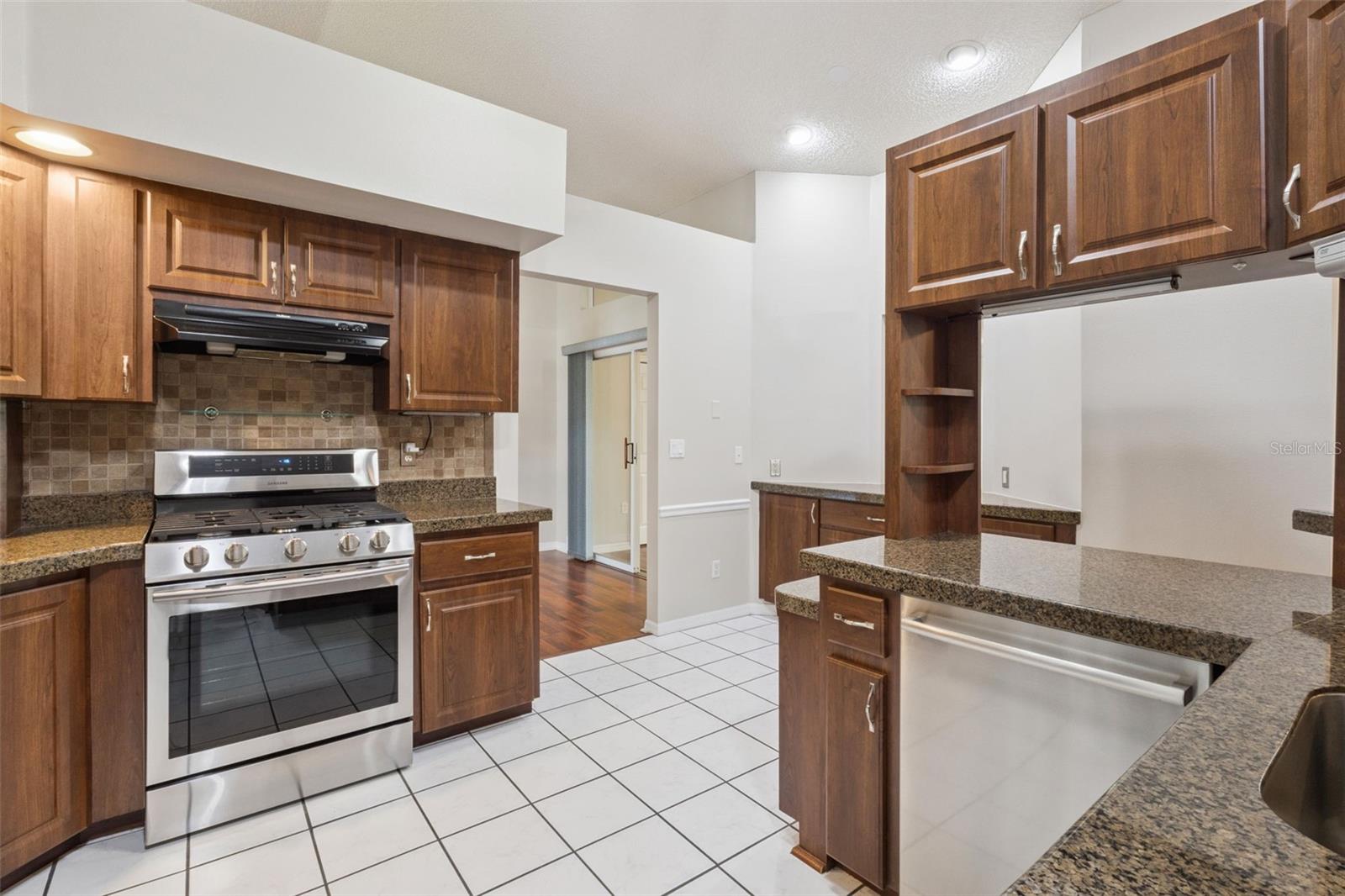 6122 WADE ST, LEESBURG, FL, 34748