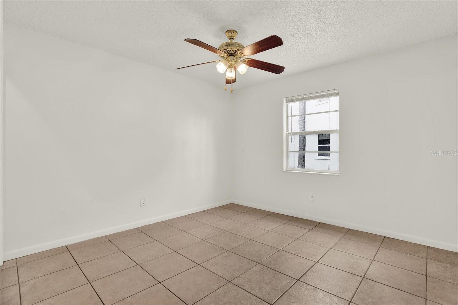 9130 TUDOR DR #M105, TAMPA, FL, 33615