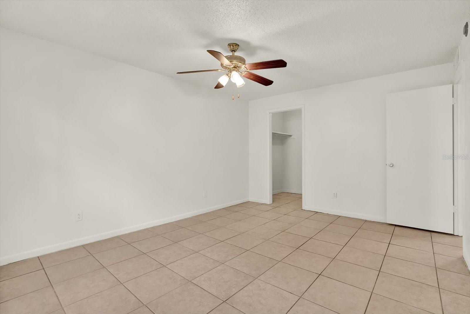 9130 TUDOR DR #M105, TAMPA, FL, 33615