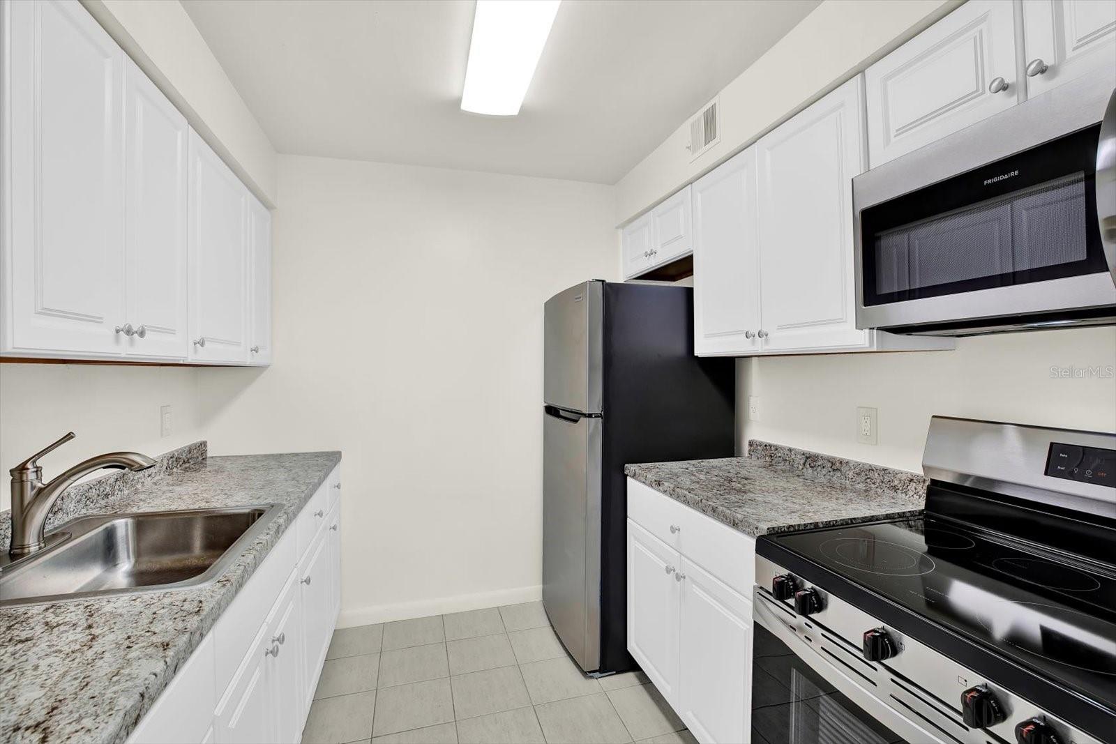 9130 TUDOR DR #M105, TAMPA, FL, 33615